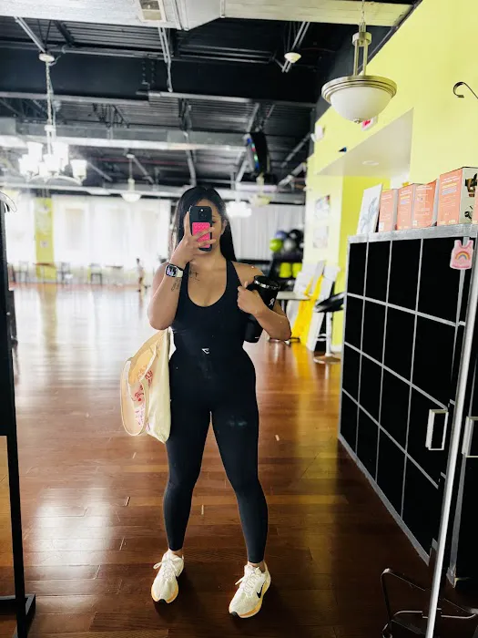 Mireya's Dance Fit Studio Picture 4