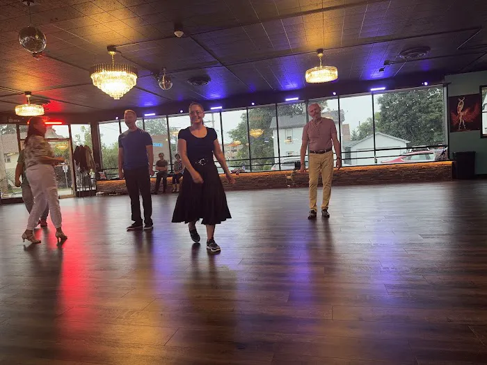 THE DANCE LAB Picture 3