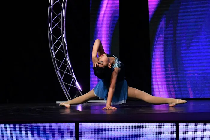 Step 2 This Dance Studio Picture 6