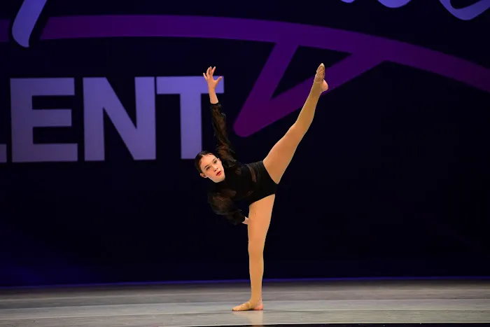 Step 2 This Dance Studio Picture 8