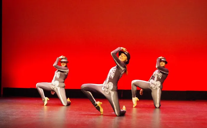 Full Circle Dance Center Picture 2