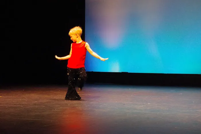 Full Circle Dance Center Picture 4