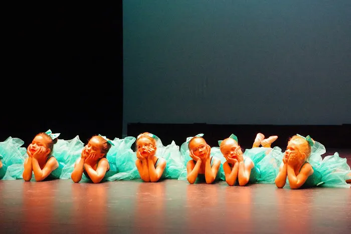 Full Circle Dance Center Picture 10