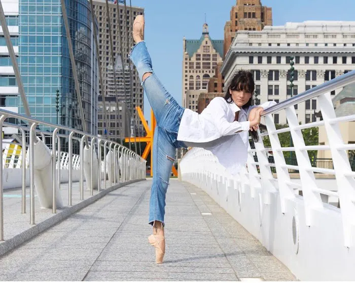 Illinois Dance Conservatory Picture 3