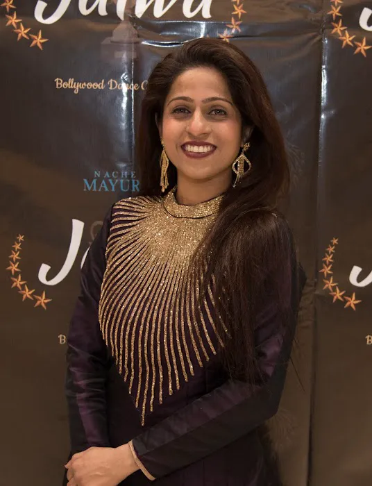 Nache Mayuri Bollywood Dance Picture 3