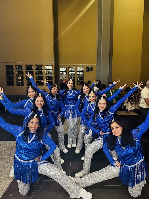 Nache Mayuri Bollywood Dance Picture 4