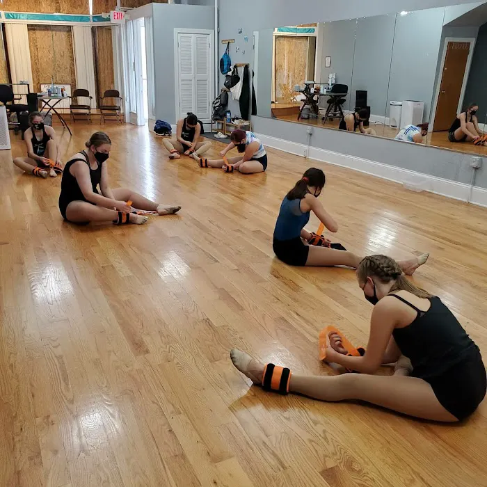 Em's Dance Center Picture 2