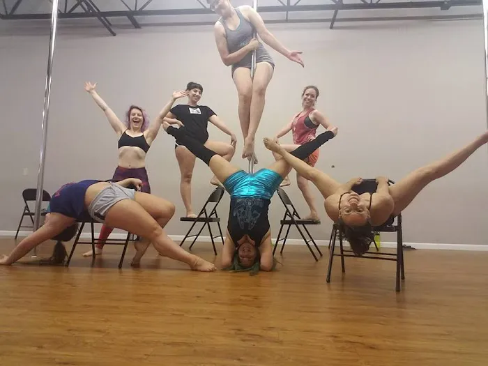 Miss Pole - Kenosha Picture 1