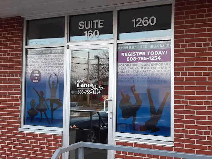 5-6-7-8 Dance Studio Picture 1