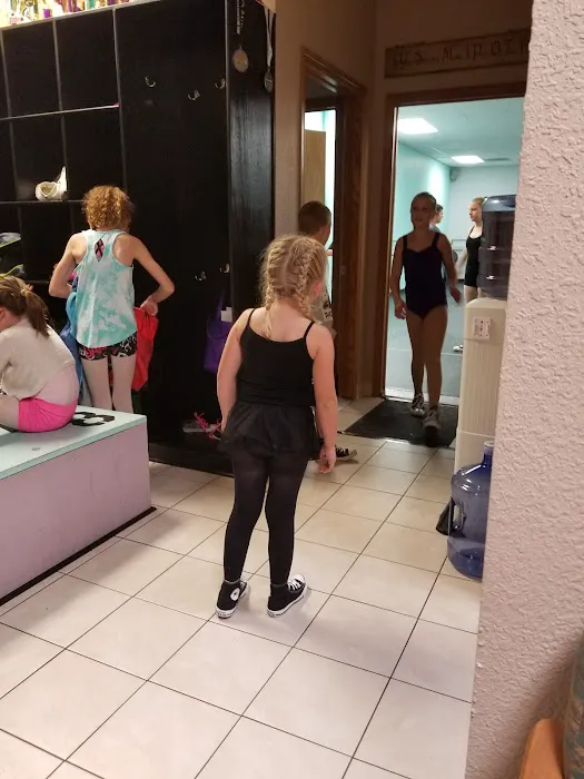 5-6-7-8 Dance Studio Picture 6