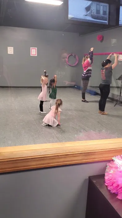 Rising Stars School of Baton, Tumbling and Dance Picture 1