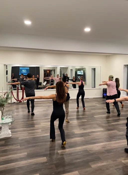 Gustavo Krystal Dance Studio Picture 3