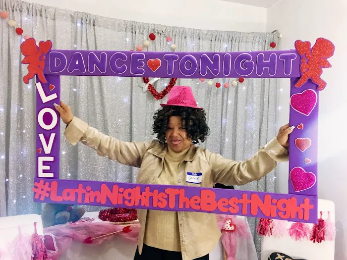 Dance Tonight Picture 6