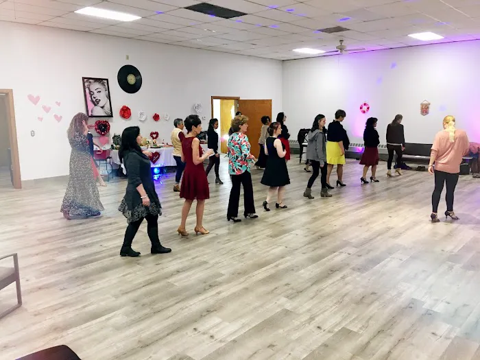 Dance Tonight Picture 1