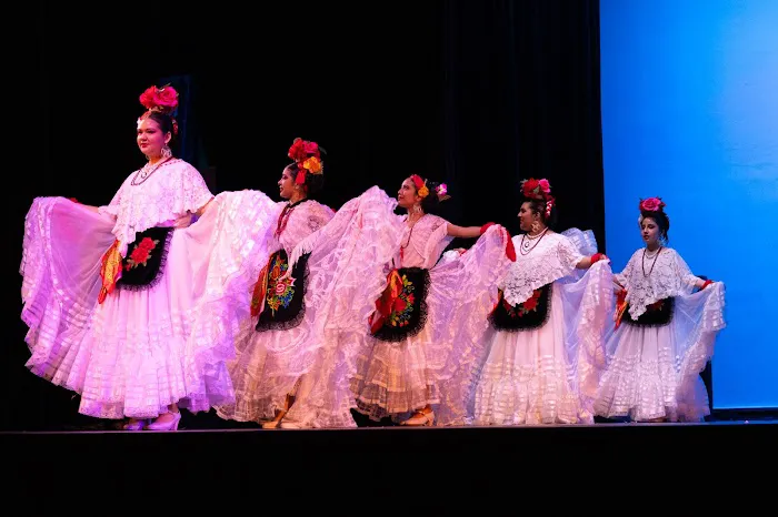 Ballet Folklorico Itzae, LLC Picture 1