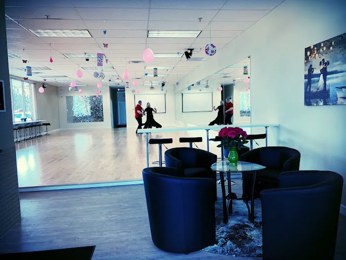 Living Dance Ballroom Picture 1