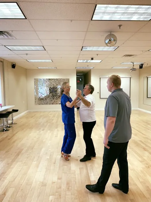 Living Dance Ballroom Picture 3
