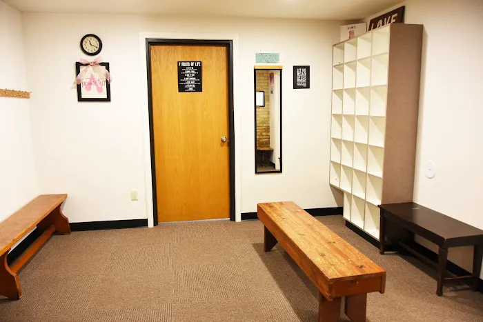 Dance Studio 3-D Picture 4
