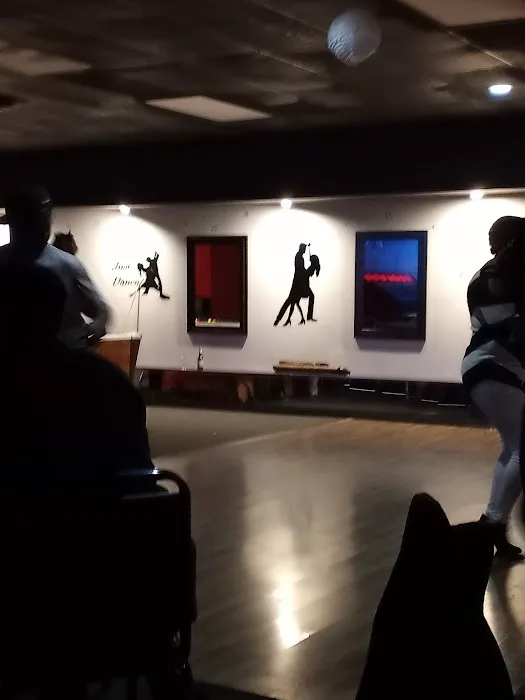 Milwaukee Garage Dance Studio Picture 2