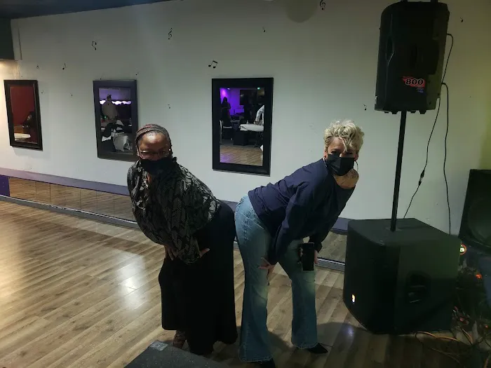 Milwaukee Garage Dance Studio Picture 4