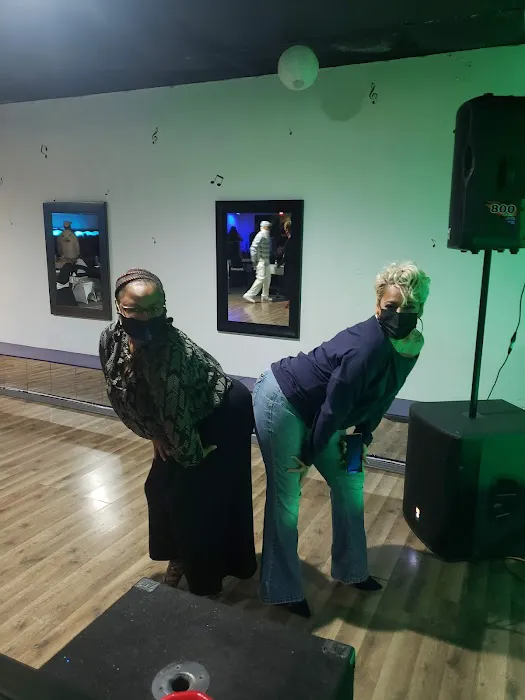 Milwaukee Garage Dance Studio Picture 9