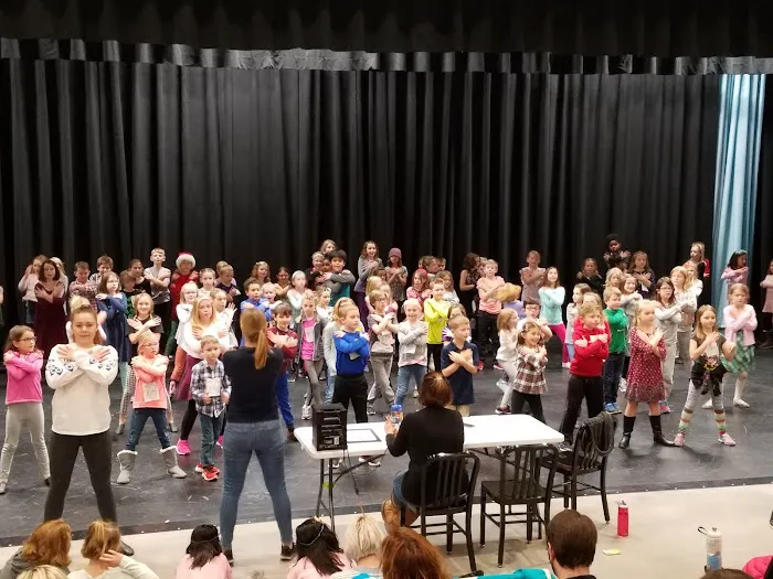 Verona Area Community Theater Picture 2