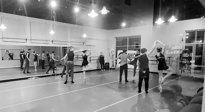 Nine Ladies Dancing - Dance Academy Picture 5