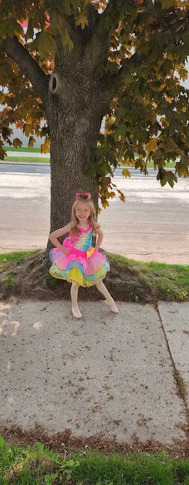 Cari Lynns MantyDance Picture 2
