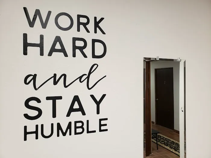 Studio 12 Picture 8
