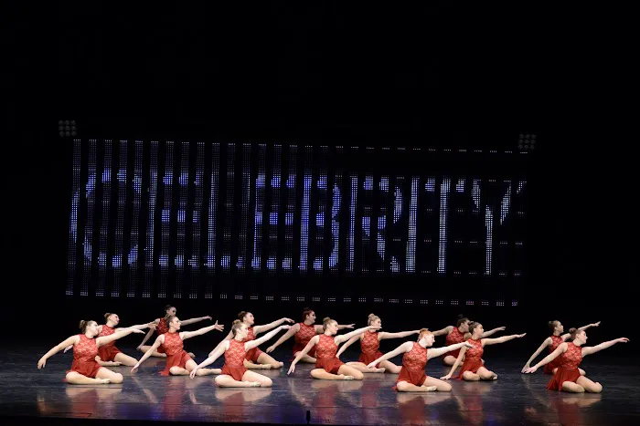 Debut Dance Picture 4