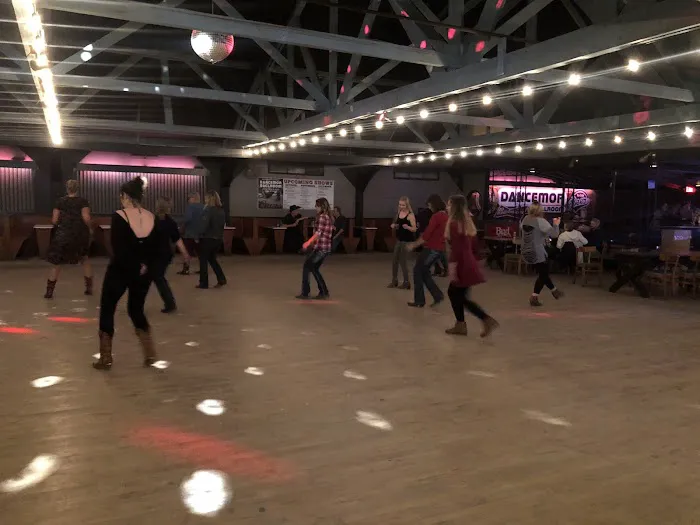 DanceMor Ballroom Picture 6