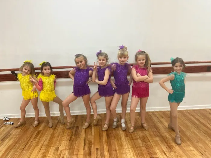 Steppin Out Dance & Tumbling Studio Picture 7