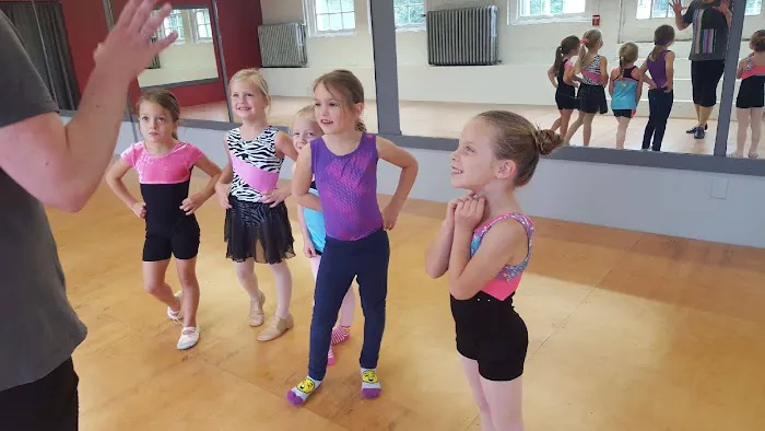 Mandi's School of Dance Picture 3