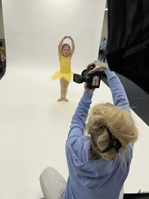 Express Dance Movement Picture 5
