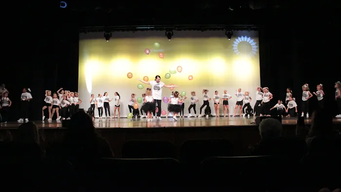 AT&CO Dance Studio Picture 3