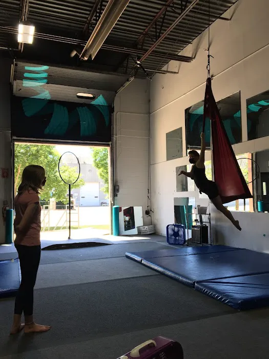 Cirque Wonderland Studios Picture 5