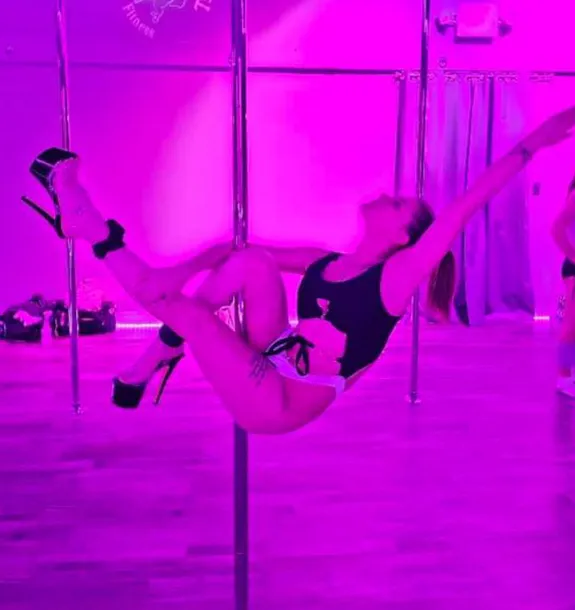 Carousel Pole Studio Picture 9