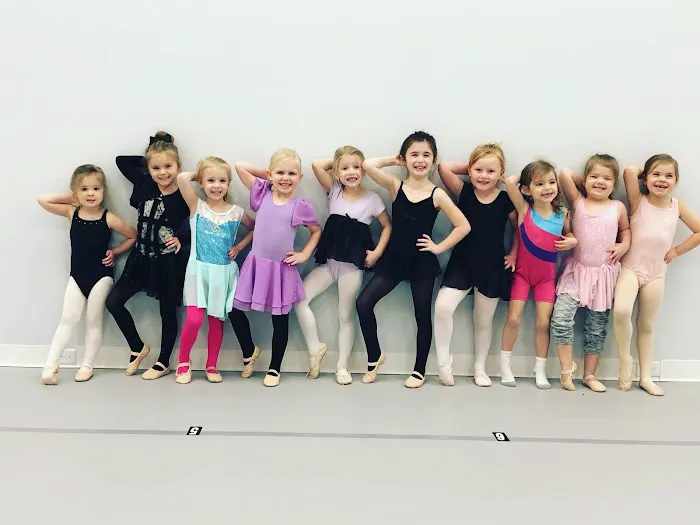Bold Dance By Peach Picture 1