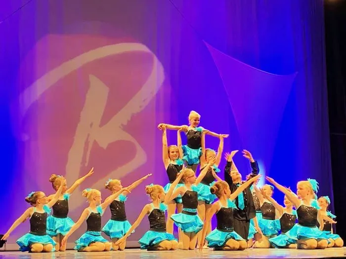 Bold Dance By Peach Picture 3