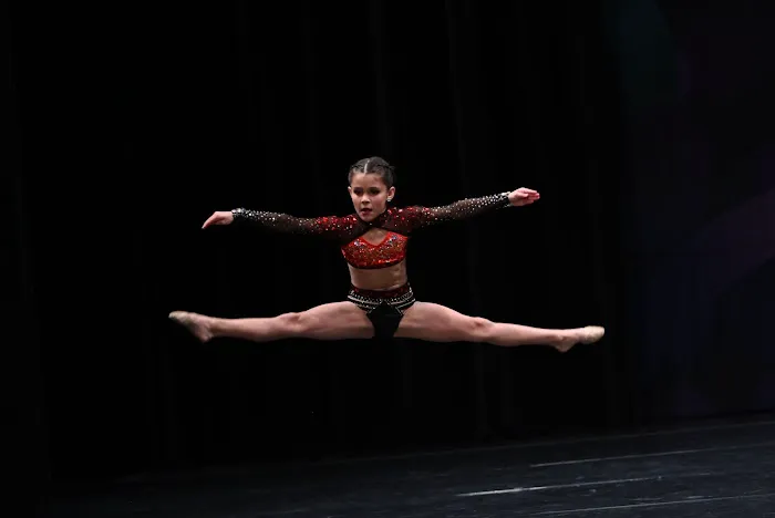DANCE BY KRIS Picture 1