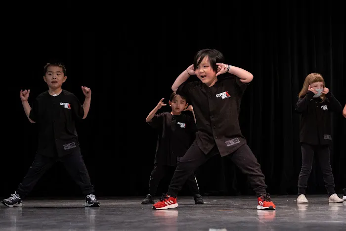 Cypher Side Dance School Picture 5