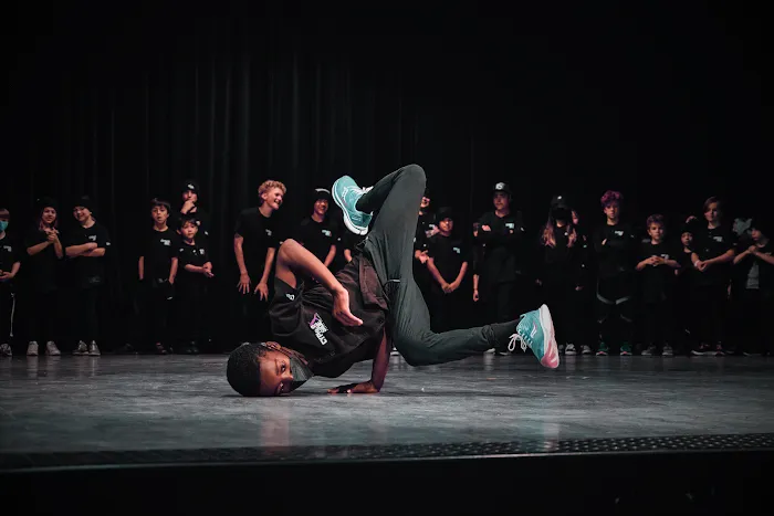 Cypher Side Dance School Picture 3