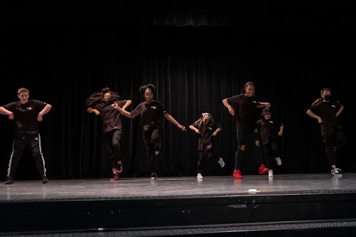 Cypher Side Dance School Picture 10