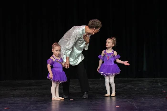 Youth Dance Ensemble & School Picture 6