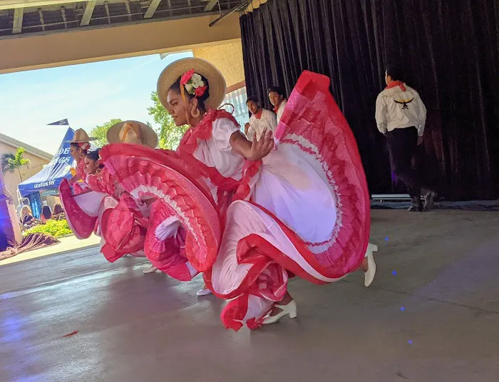 Ballet Folklorico Mexico Azteca Picture 2