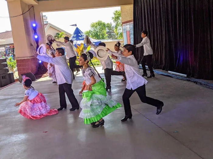 Ballet Folklorico Mexico Azteca Picture 1