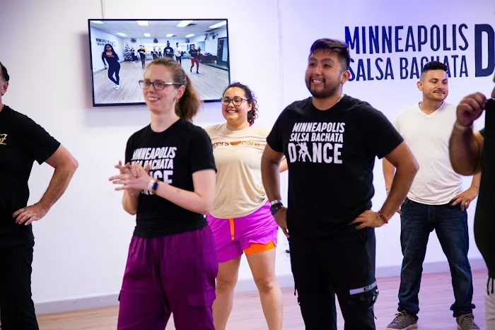 Minneapolis Salsa Bachata Dance Picture 10