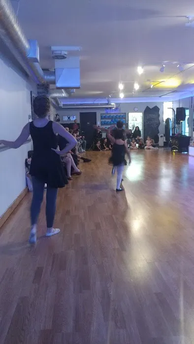 CM's Fitness and Dance Picture 7