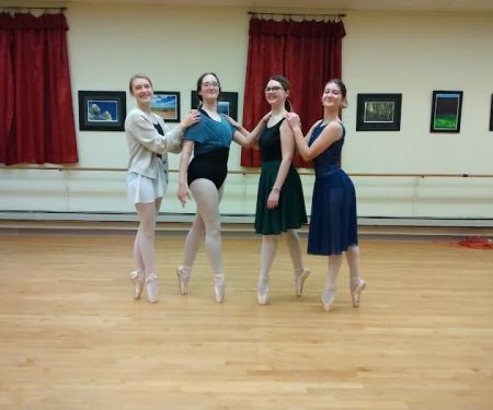 Pas de Deux Dance Studio