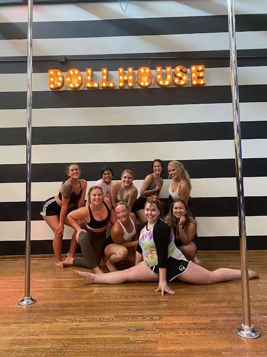 Dollhouse Pole Dance Studio Picture 3